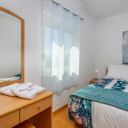 By The Sea Njivice, Krk - 5296 Apartman Njivice