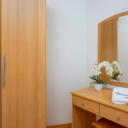 Apartman By The Sea Njivice, Krk - 5296 Njivice