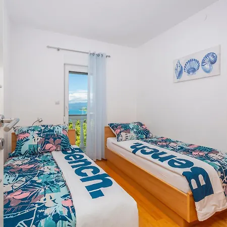By The Sea Njivice, Krk - 5296 Apartman *