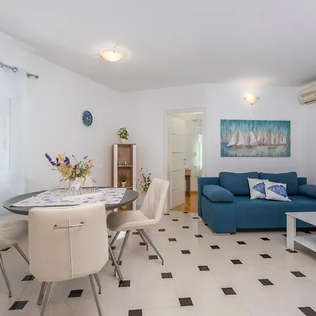 By The Sea Njivice, Krk - 5296 Apartman Njivice